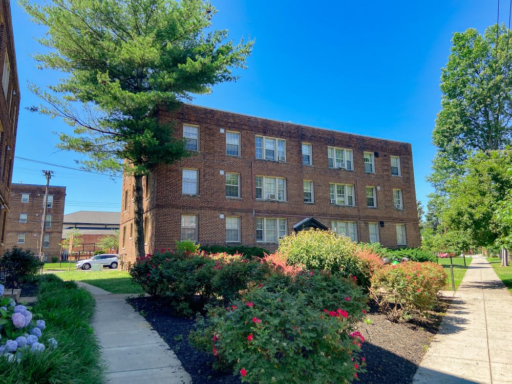 The Manor on Minnesota