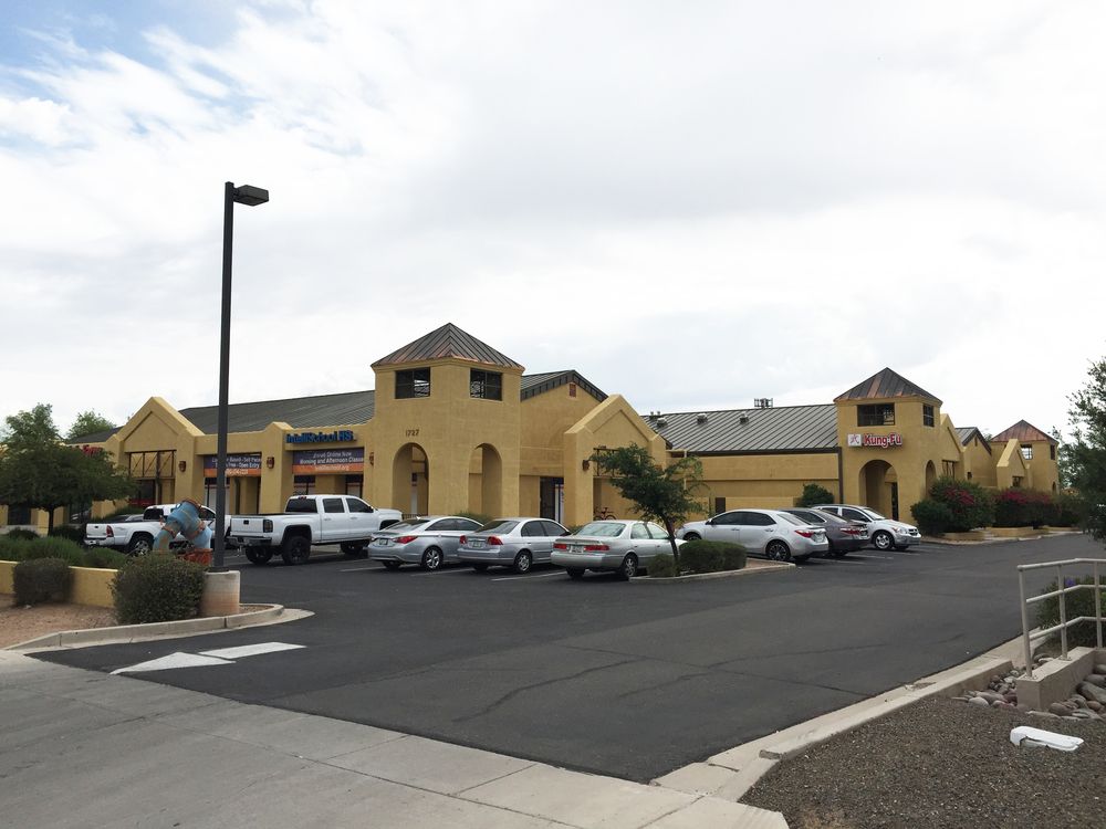 1727 N Arizona Ave, Chandler, AZ 85225