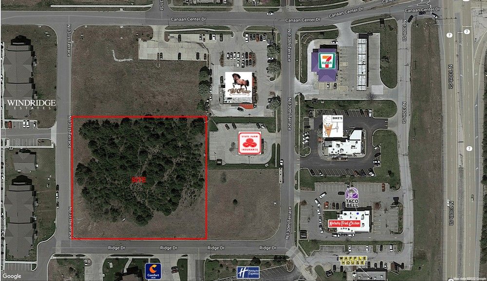 13040 Ridge Dr, Bonner Springs, KS 66012