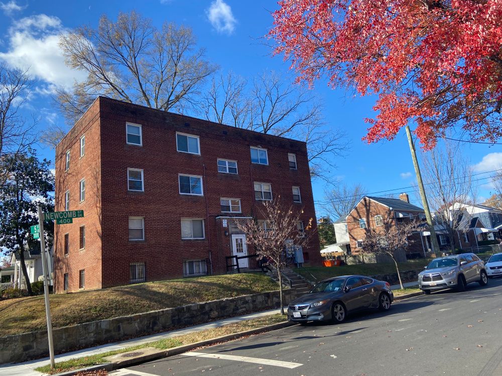 463 Newcomb Street SE