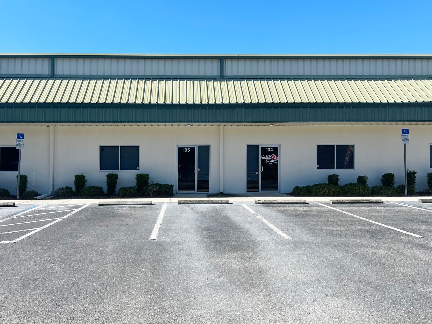 3240 59th Drive East, Units 104&105 Bradenton FL 34203