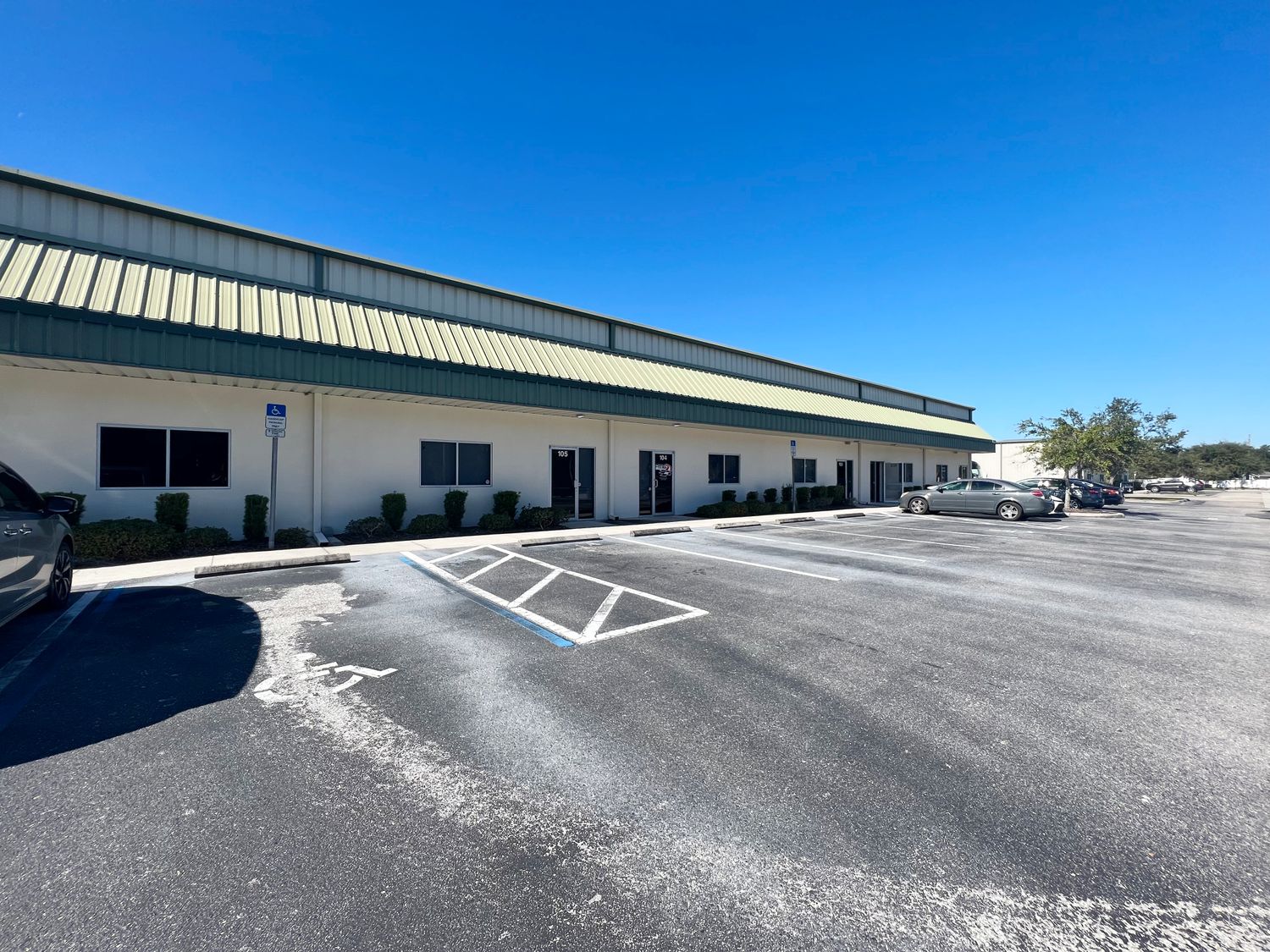 3240 59th Drive East, Units 104&105 Bradenton FL 34203