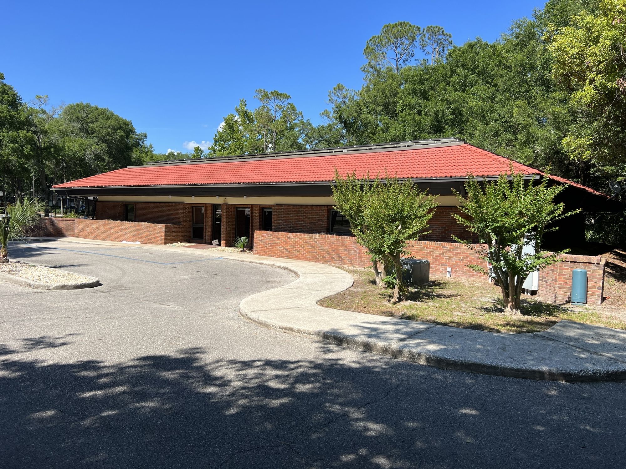 6121 NW 1St Pl, Gainesville, FL 32607