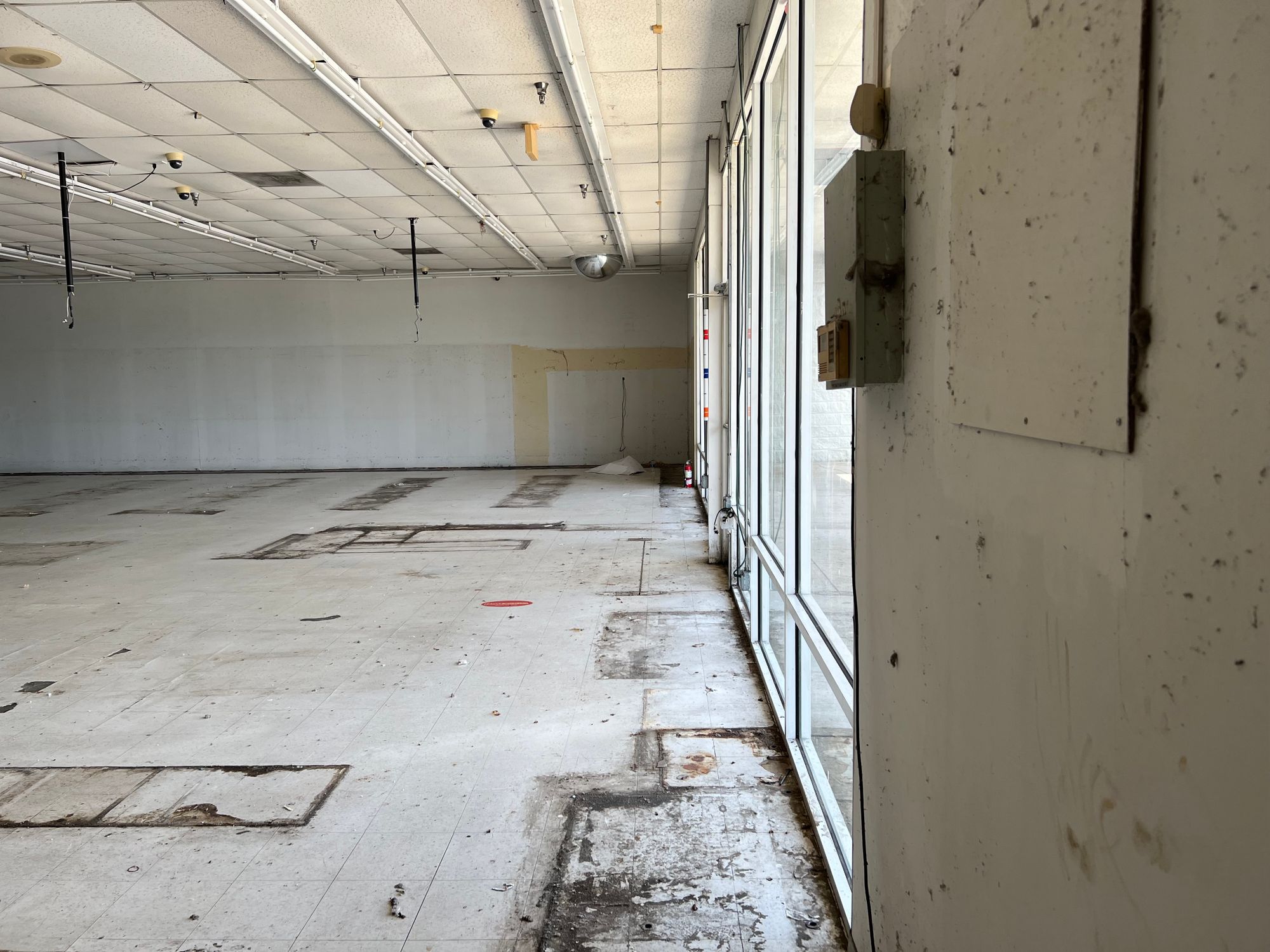 Roses Department Store Opening Q4/2024 Space Available Retail End