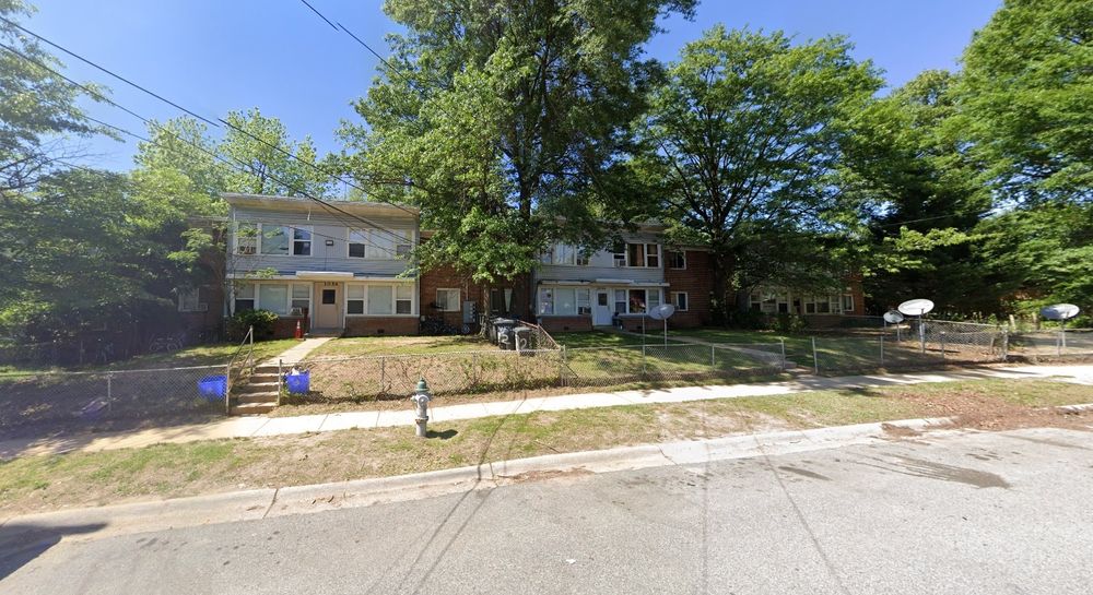 Ruatan Row Apartments