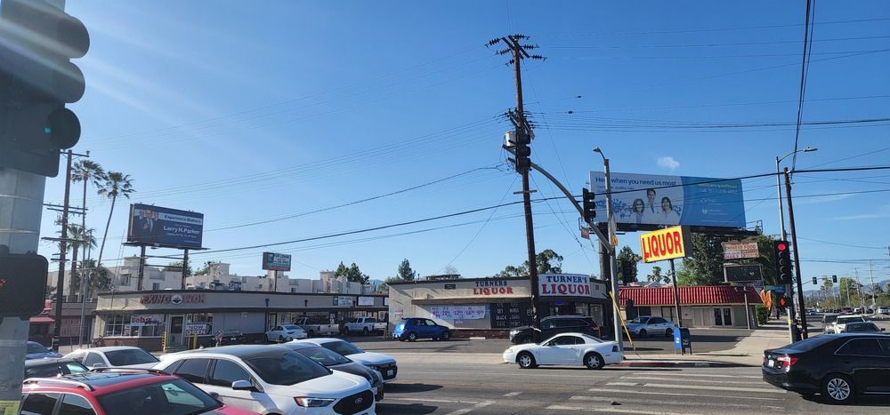 8305 Balboa Blvd, Northridge, CA 91325