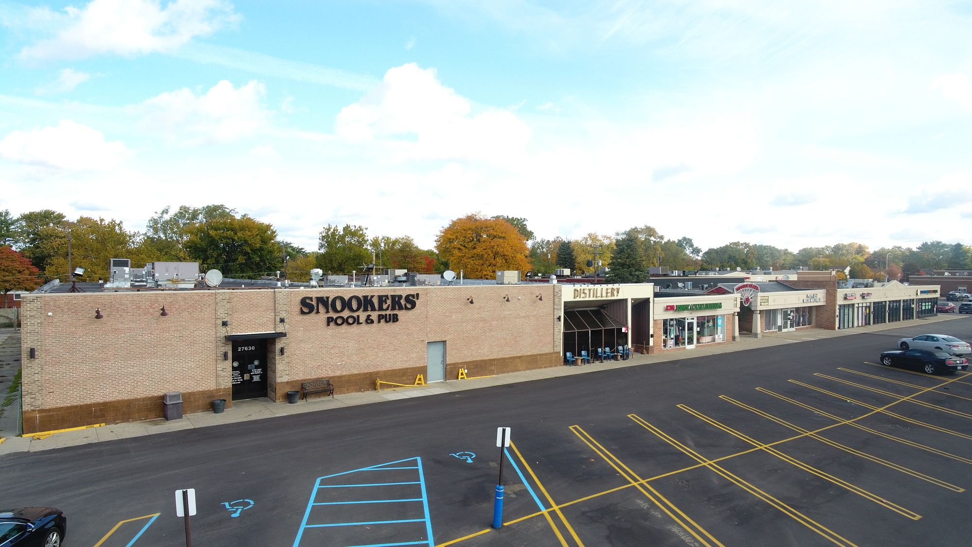 27500 Schoolcraft Rd, Livonia, MI 48150
