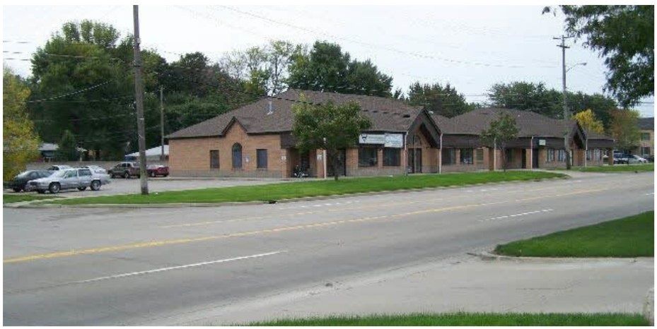 26110 Harper Ave, Saint Clair Shores, MI 48081