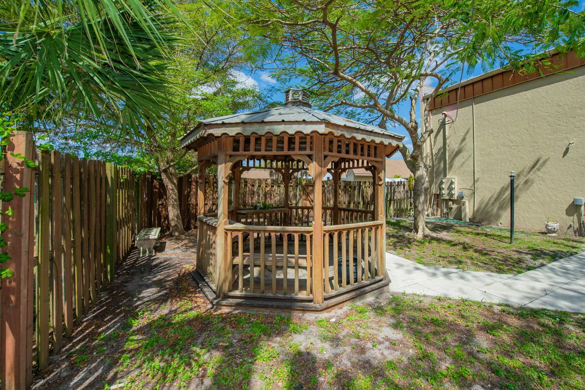 2595 Tamiami Trail Port Charlotte FL 33952