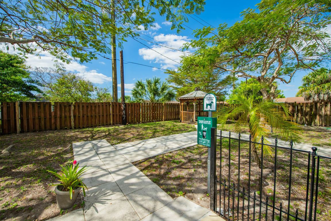 2595 Tamiami Trail Port Charlotte FL 33952