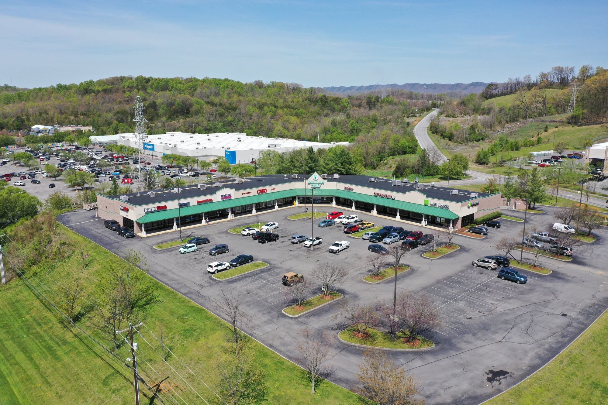 2400 W Stone Dr, Kingsport, TN 37660