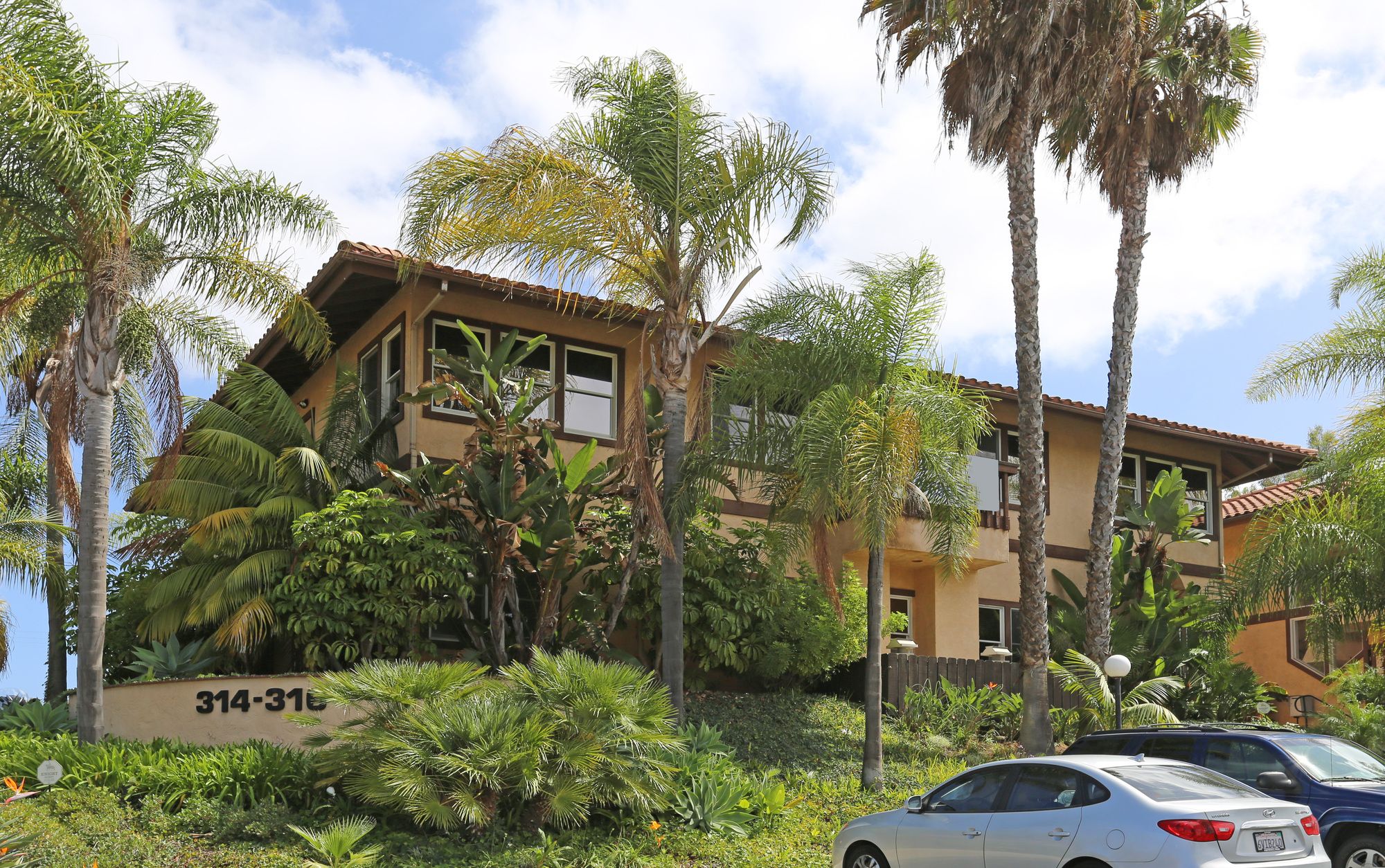 314 S Melrose Dr, Vista, CA 92081
