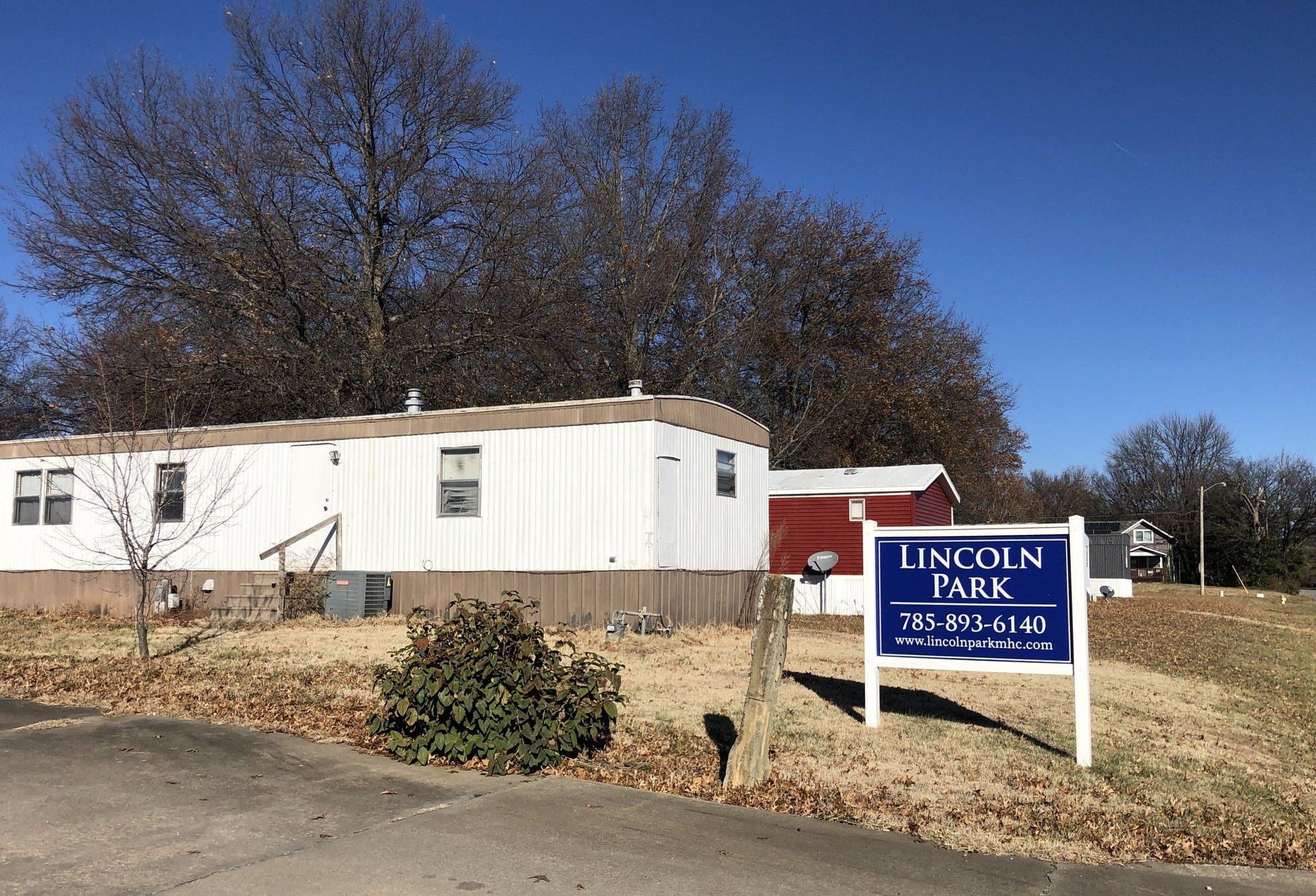 930 S Lincoln St, Ottawa, KS 66067
