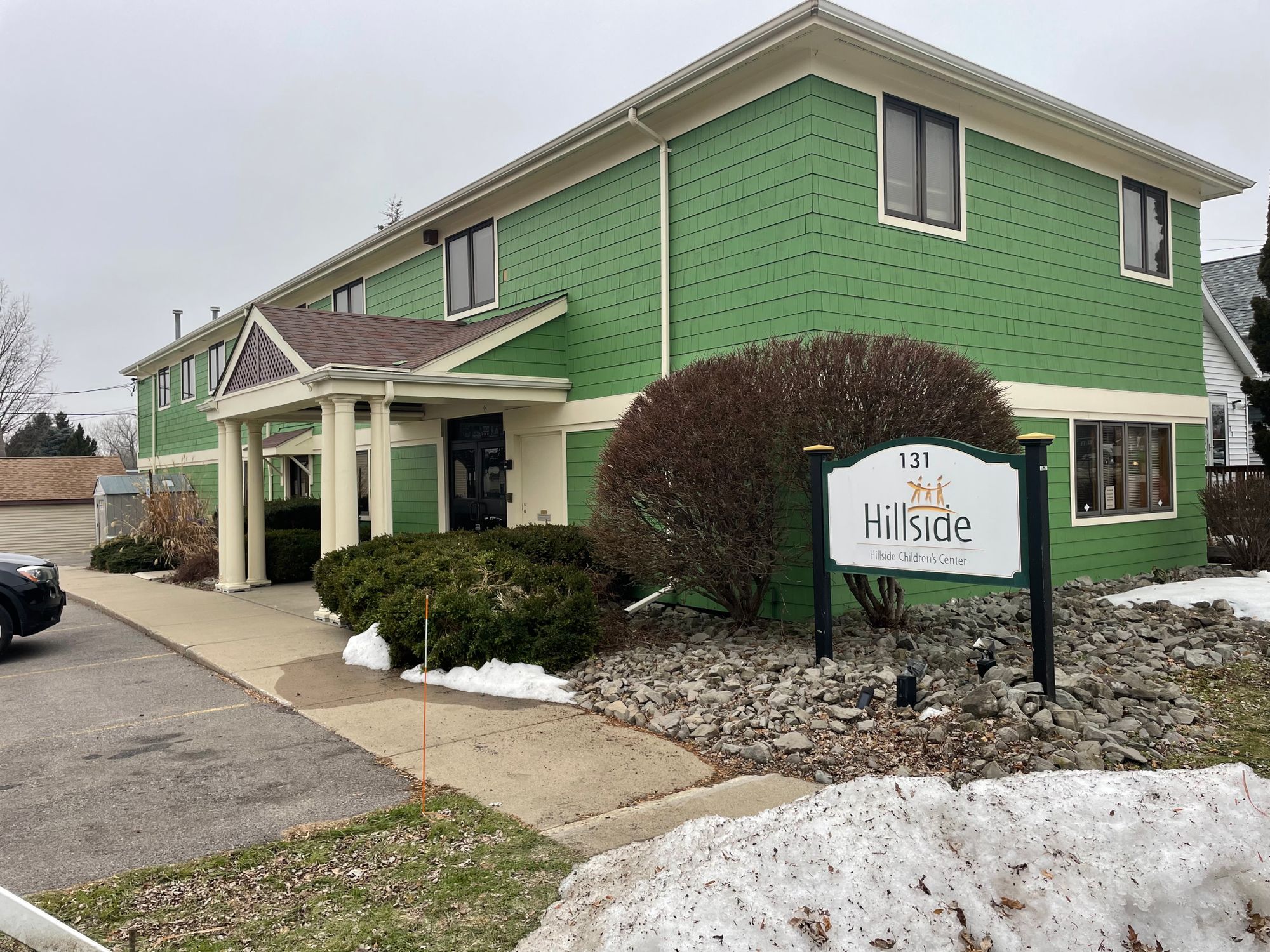 131 Orchard Park Rd, West Seneca, NY 14224