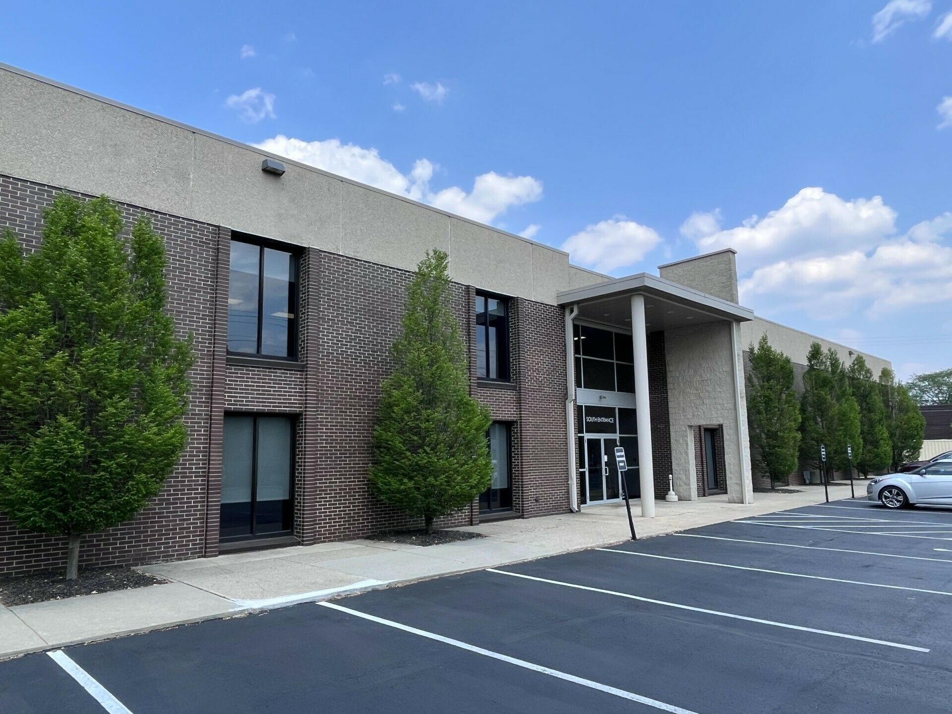 1550 Old Henderson Rd, Columbus, OH 43220