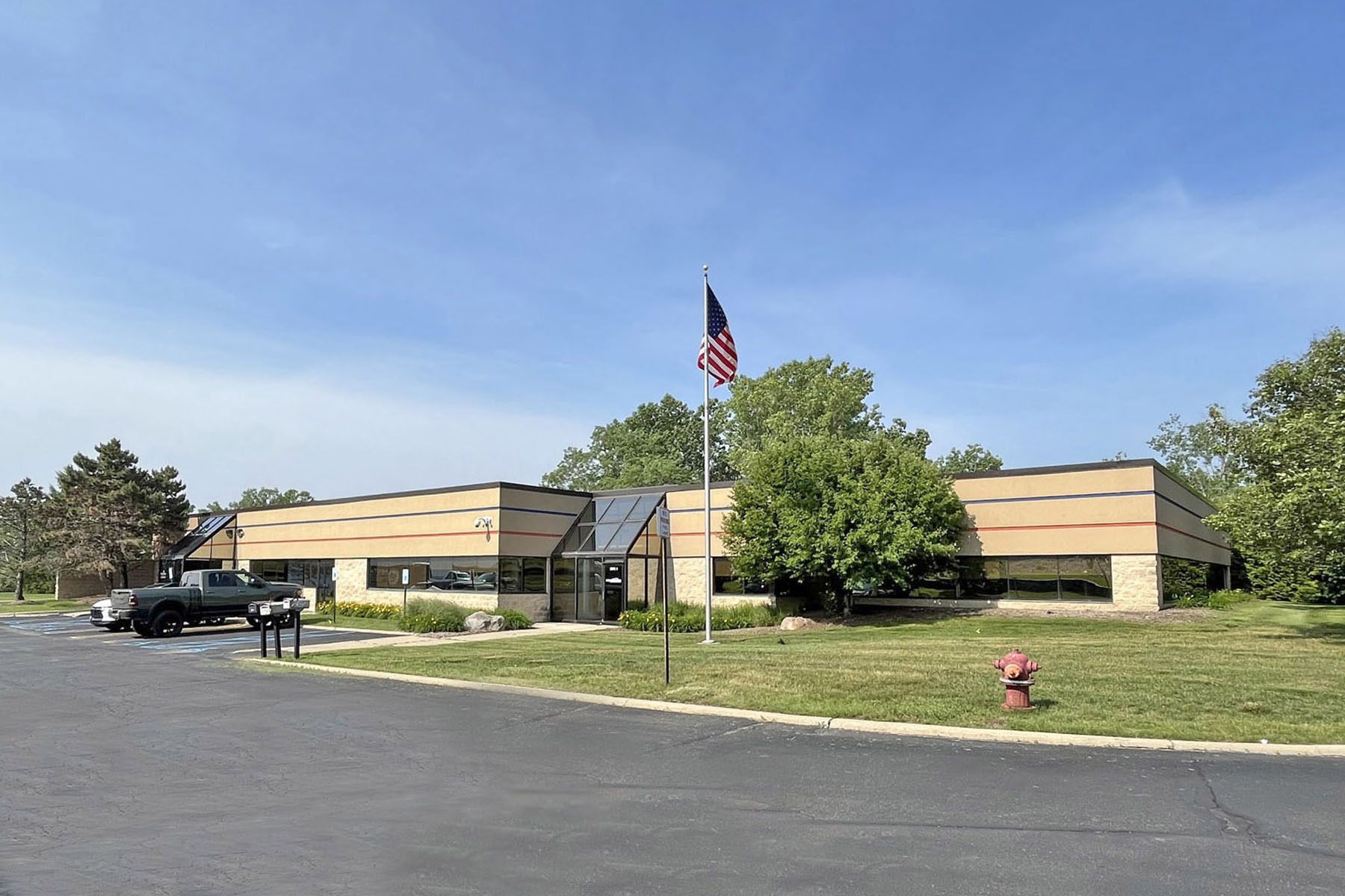 1700 Harmon Rd, Auburn Hills, MI 48326