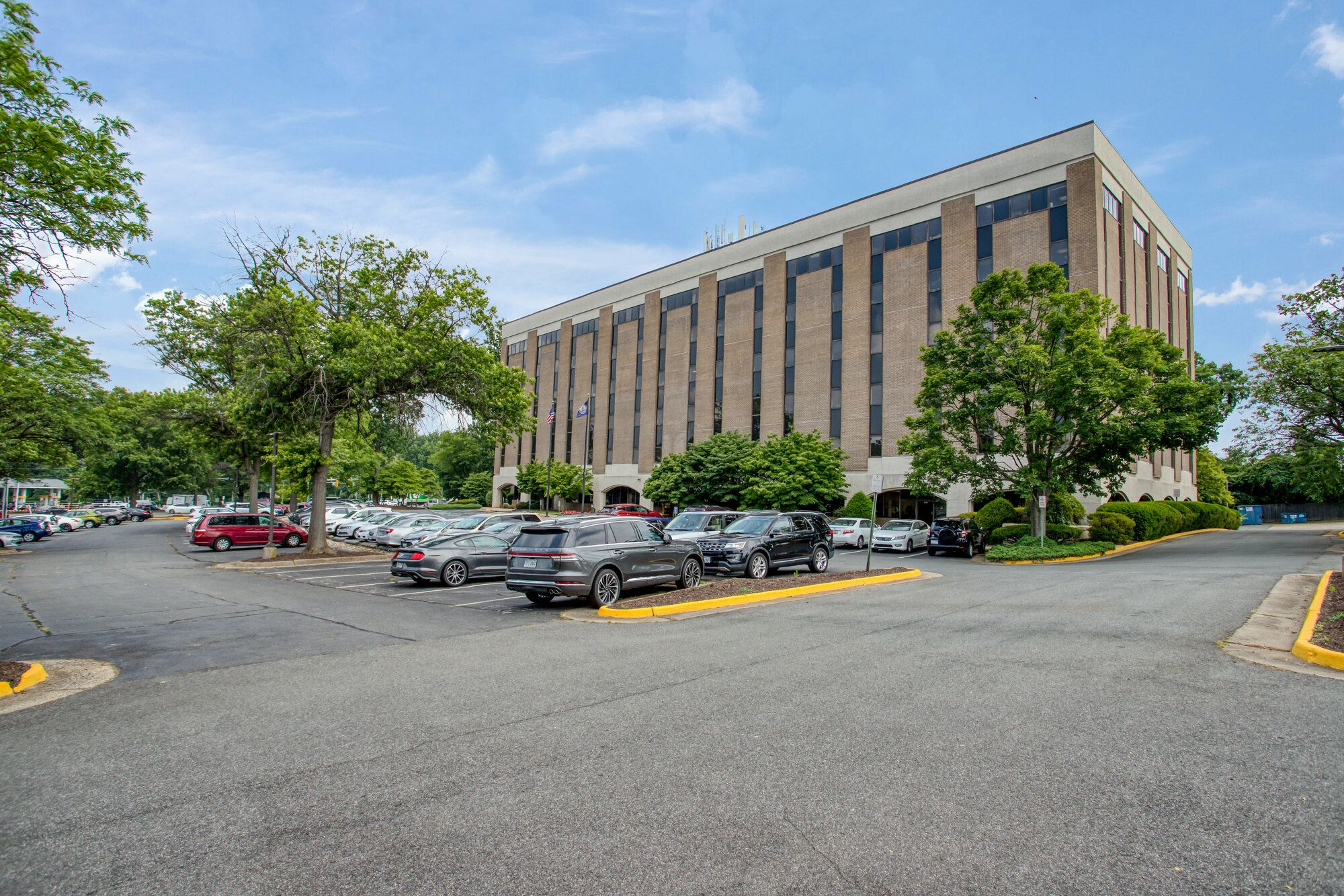 8001 Braddock Rd, Springfield, VA 22151