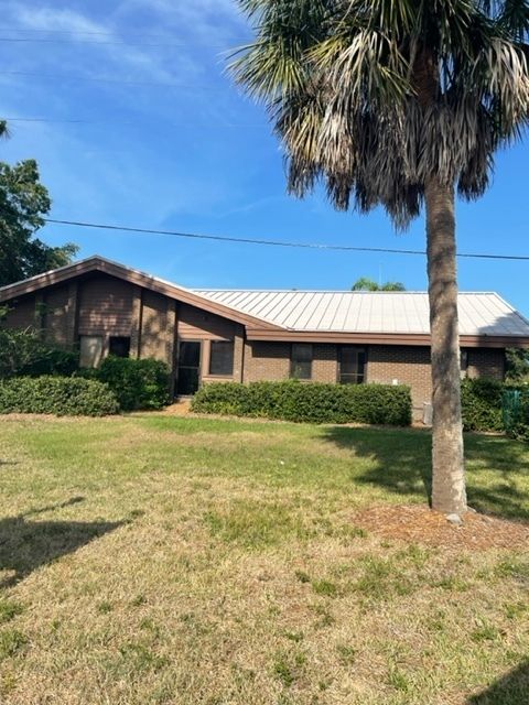 2206 Jo An Dr, Sarasota, FL 34231