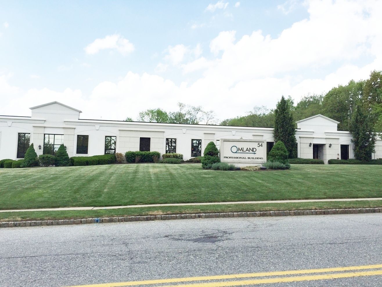 2 Saddle Rd, Cedar Knolls, NJ 07927