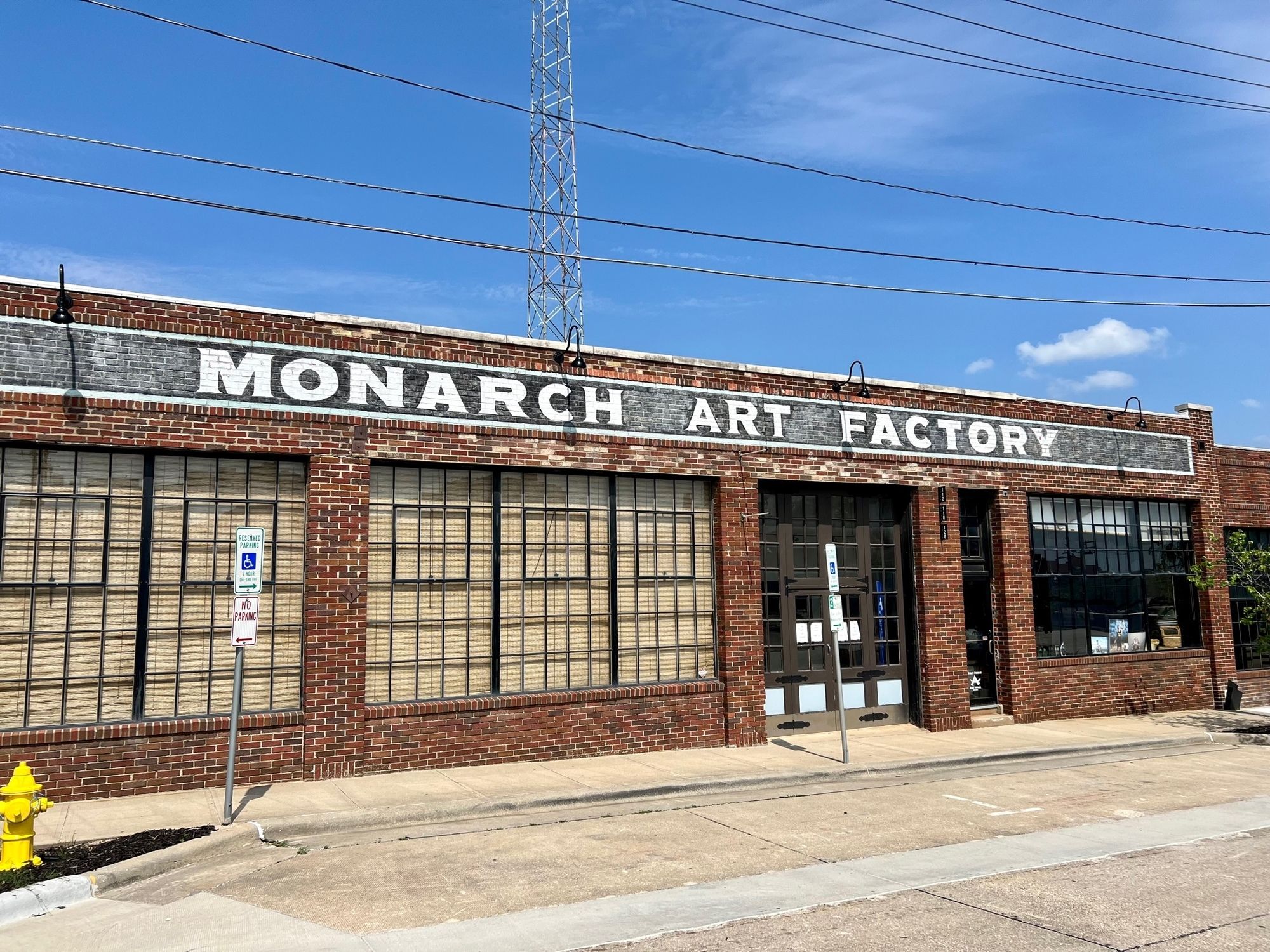 600 W College St, Springfield, MO 65806