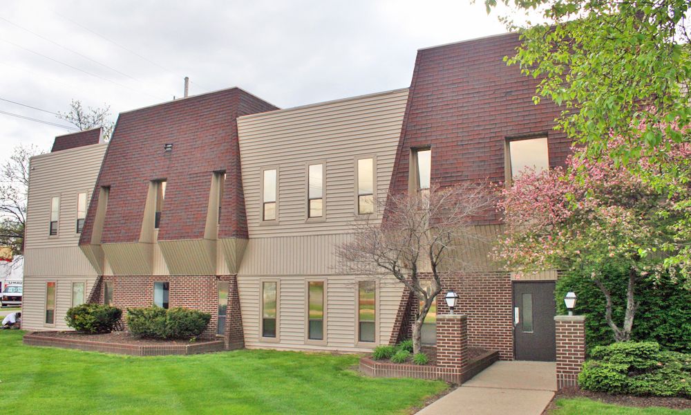 22511 Telegraph Rd, Southfield, MI 48033