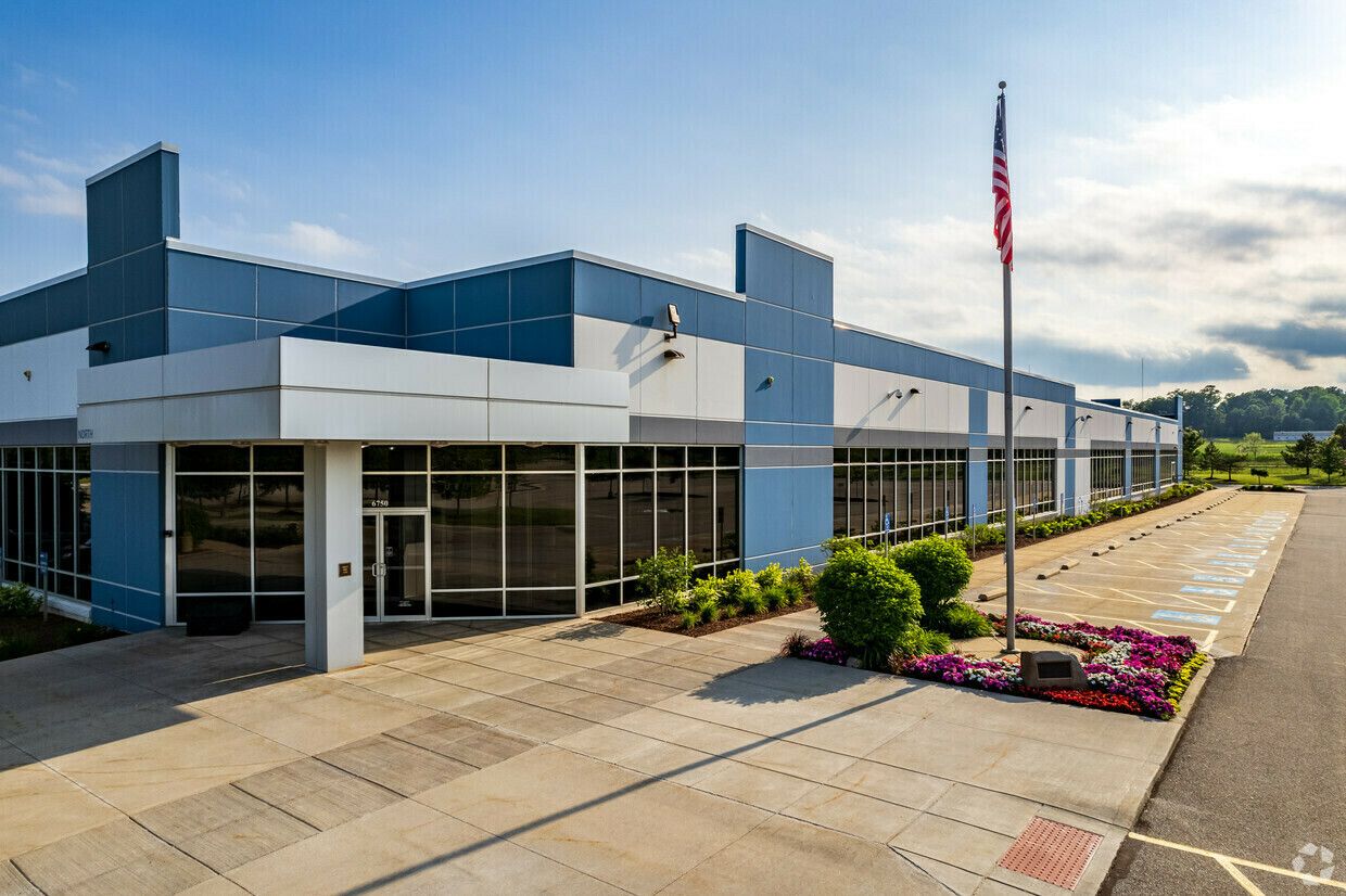6750 Miller Rd, Brecksville, OH 44141