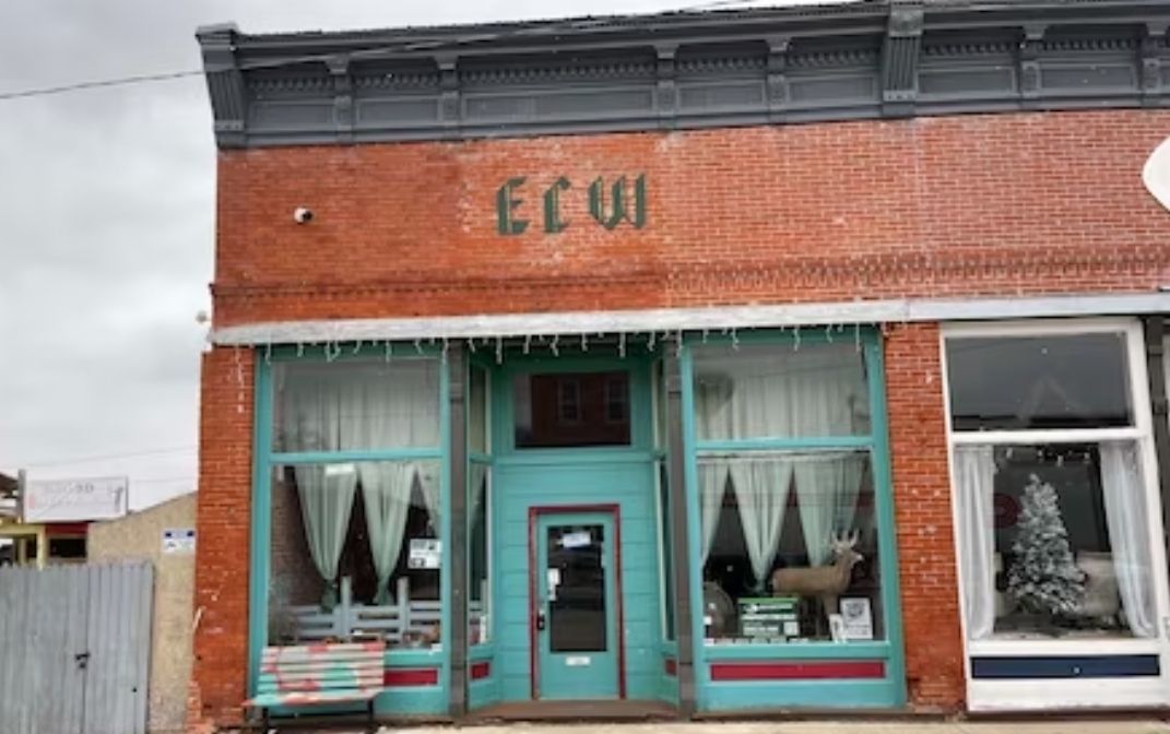 165 N Main St, Roseville, IL 61473