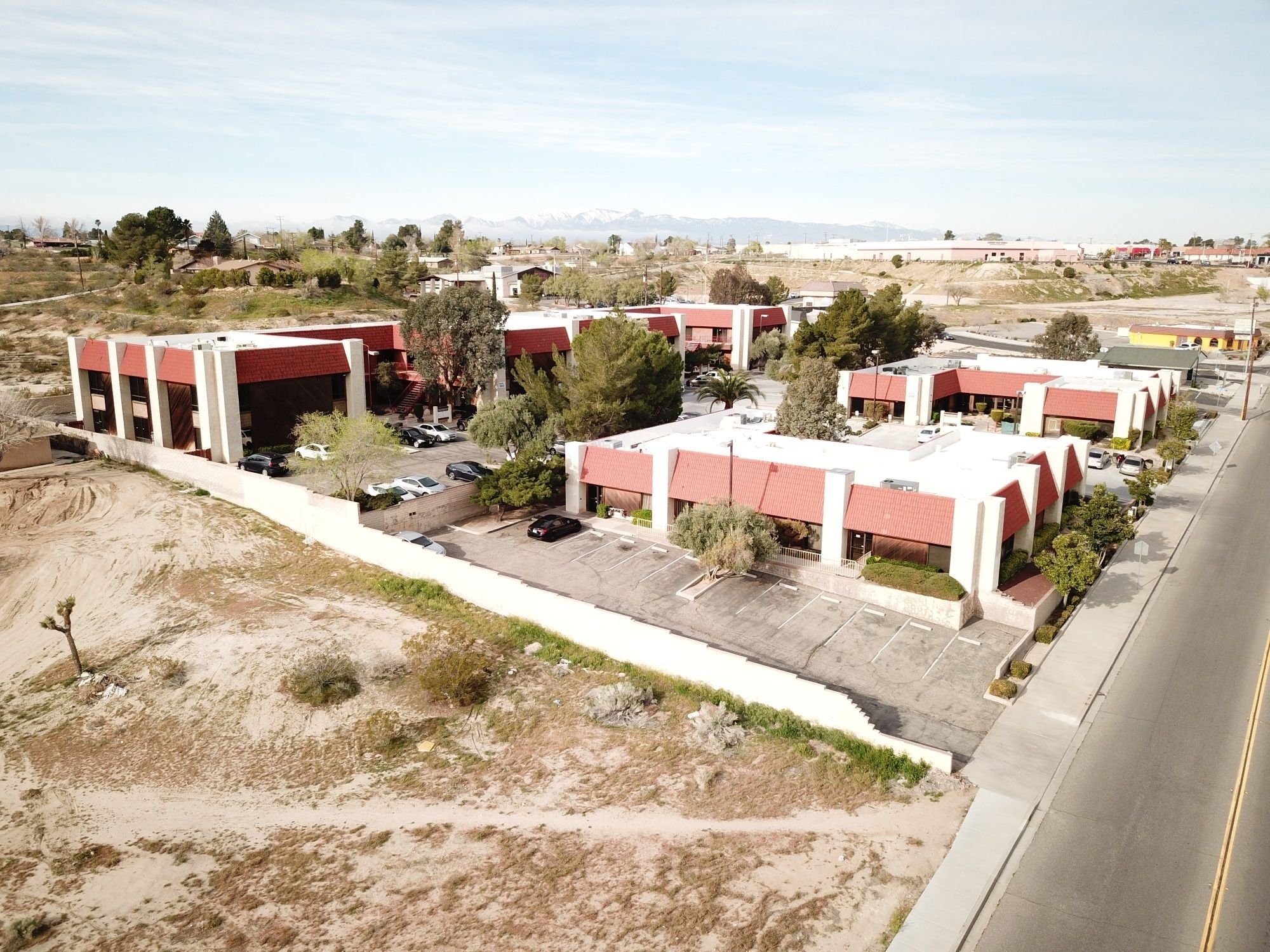 16519 Victor St, Victorville, CA 92395 - Office units | Realmo