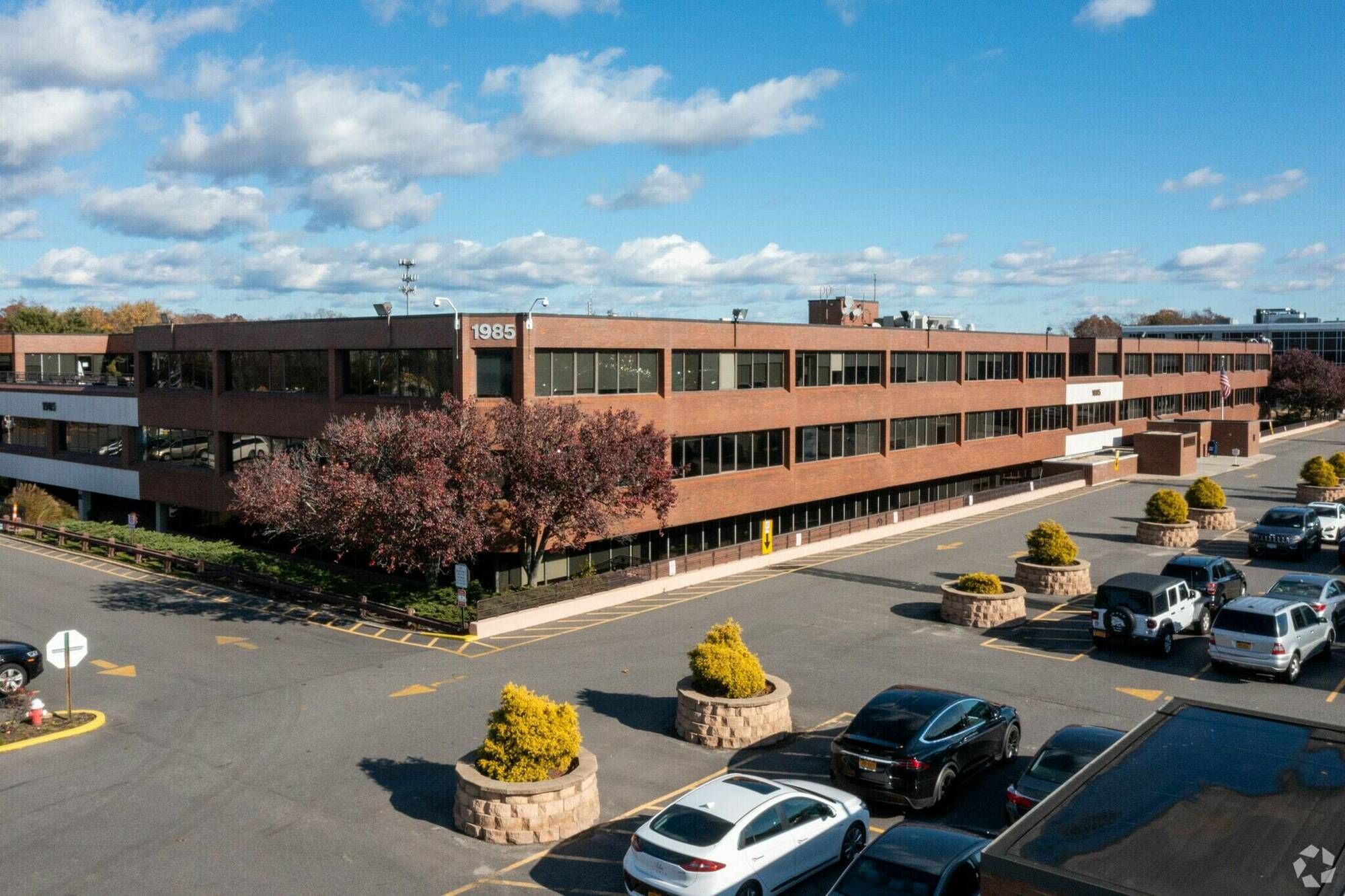 1985 Marcus Ave Lk, New Hyde Park, NY 11042
