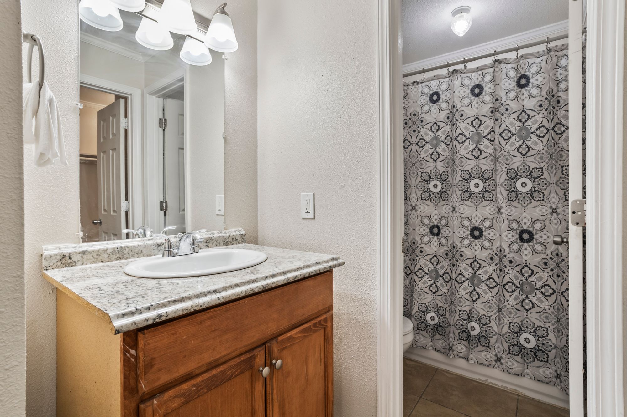 Pecan & Villa Apartments 1113 S Betty Ave & 1500 S Calvin Ave