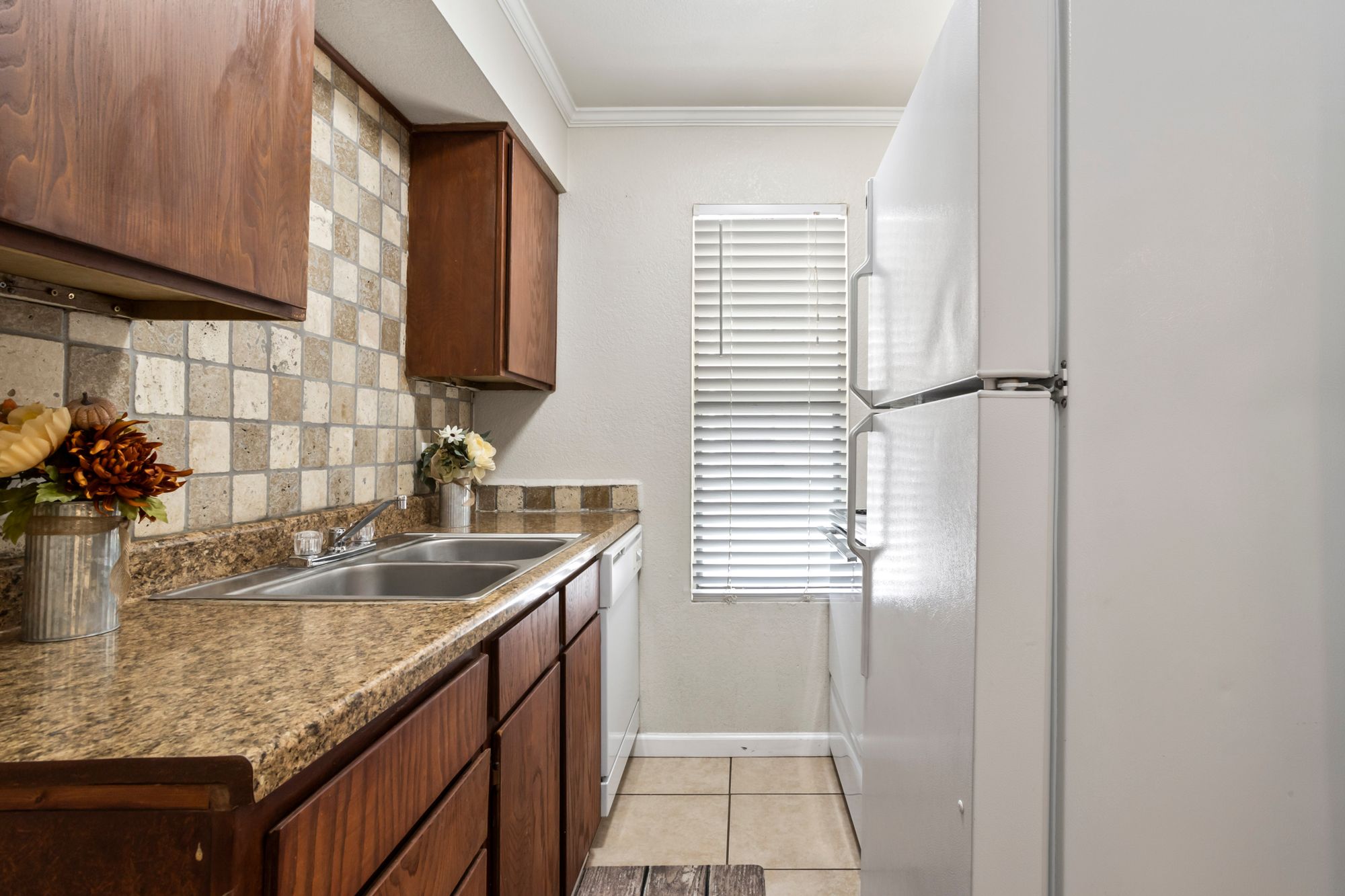 Pecan & Villa Apartments 1113 S Betty Ave & 1500 S Calvin Ave