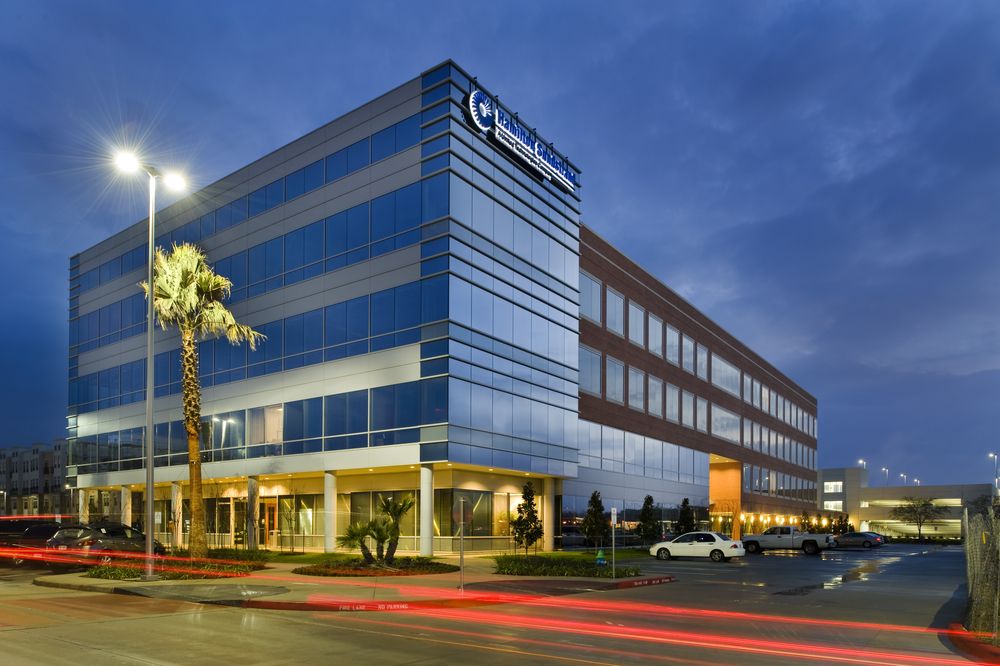 18050 Saturn Ln, Houston, TX 77058 - Office building | Realmo