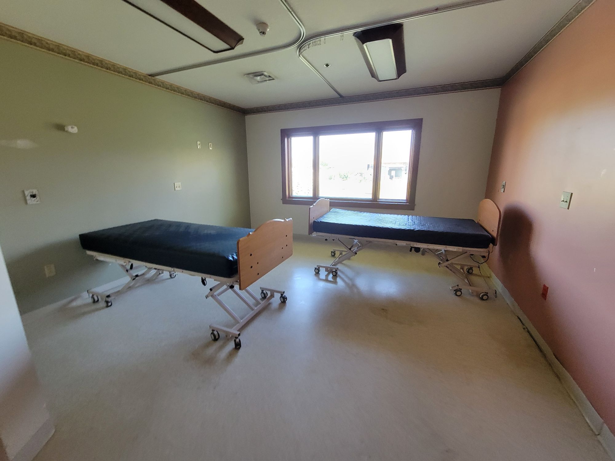 RECEIVERSHIP SALE Former Nursing Facility in Urbana, Illinois