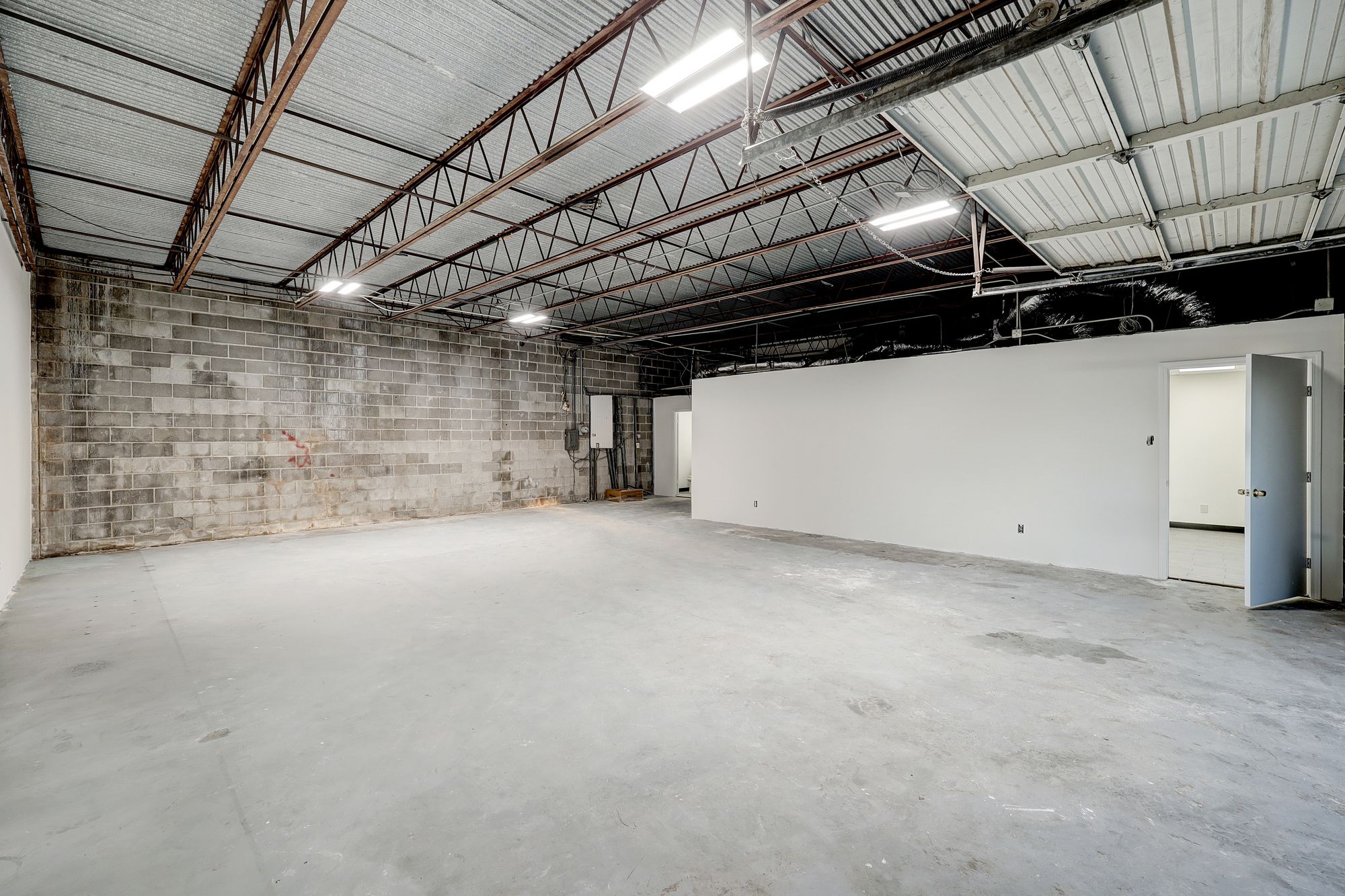 4901 Milwee St Newly Renovated Flex Industrial Office Warehouse For
