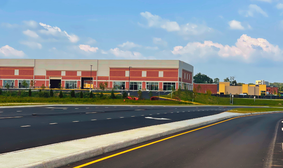 21,600 SF 2nd Gen Athletic / Entertainment Space with Restaurant Area