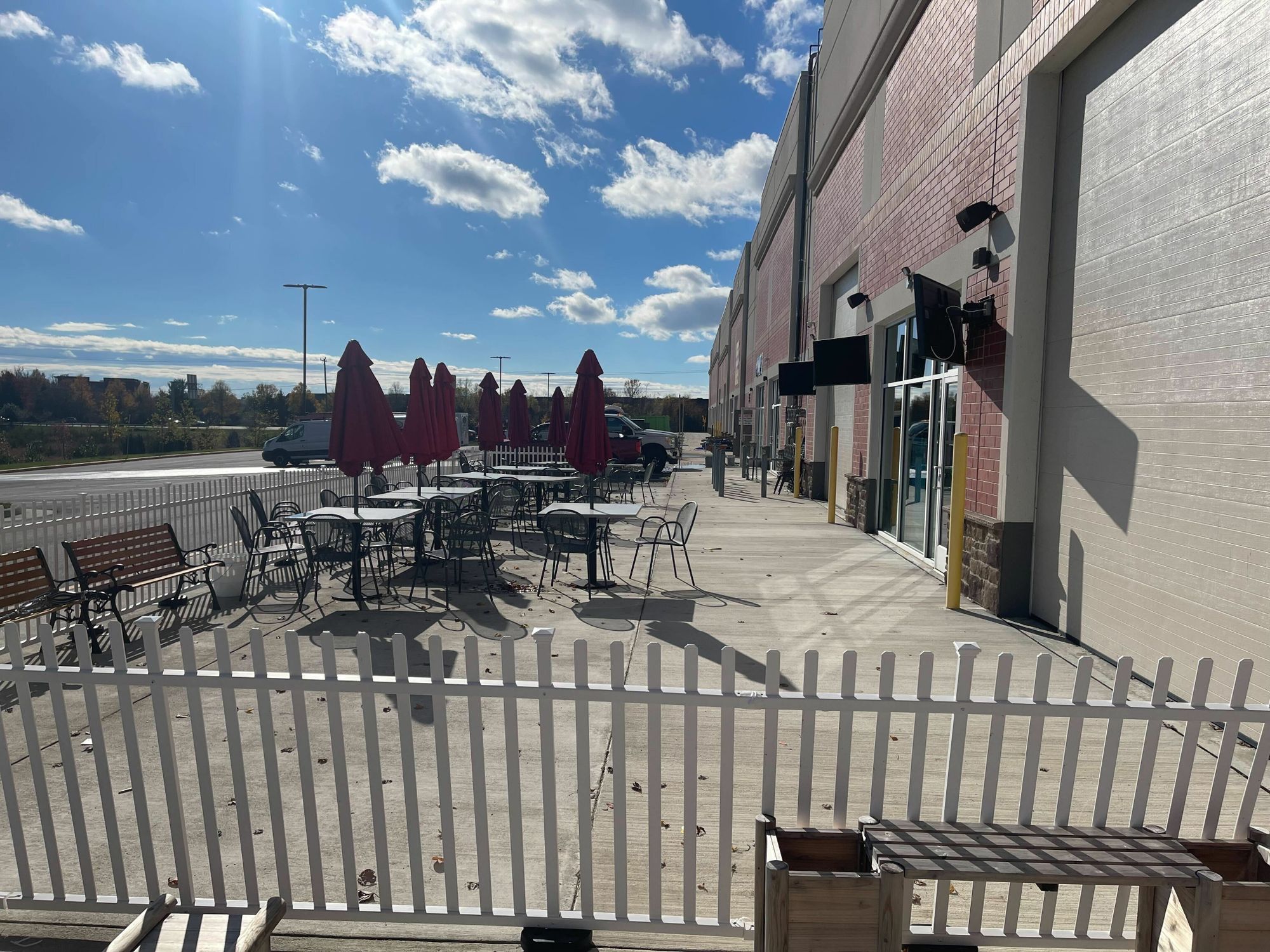 21,600 SF 2nd Gen Athletic / Entertainment Space with Restaurant Area