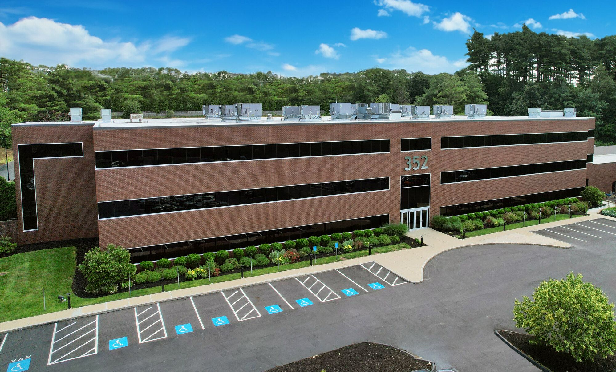 352 Turnpike Rd, Southborough, MA 01772
