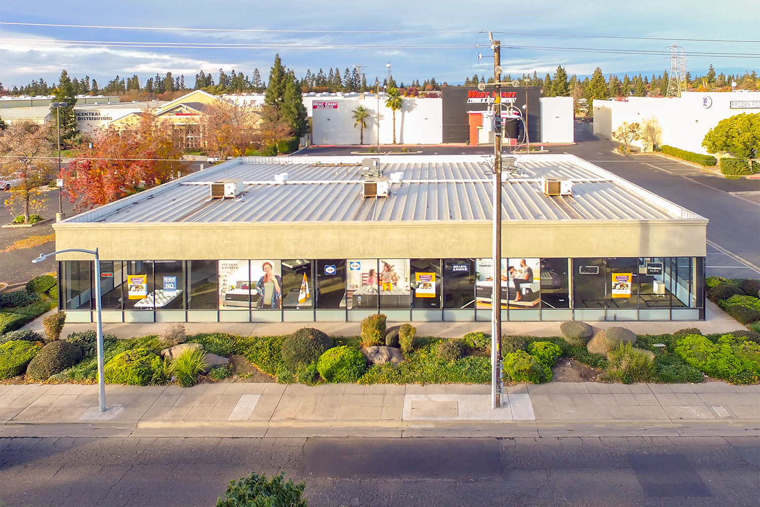 4222 W Shaw Ave, Fresno, CA 93722