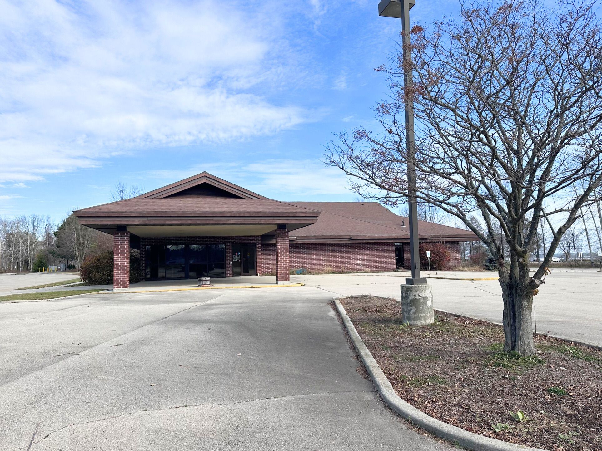 1900 Woodland Dr, Manitowoc, WI 54220