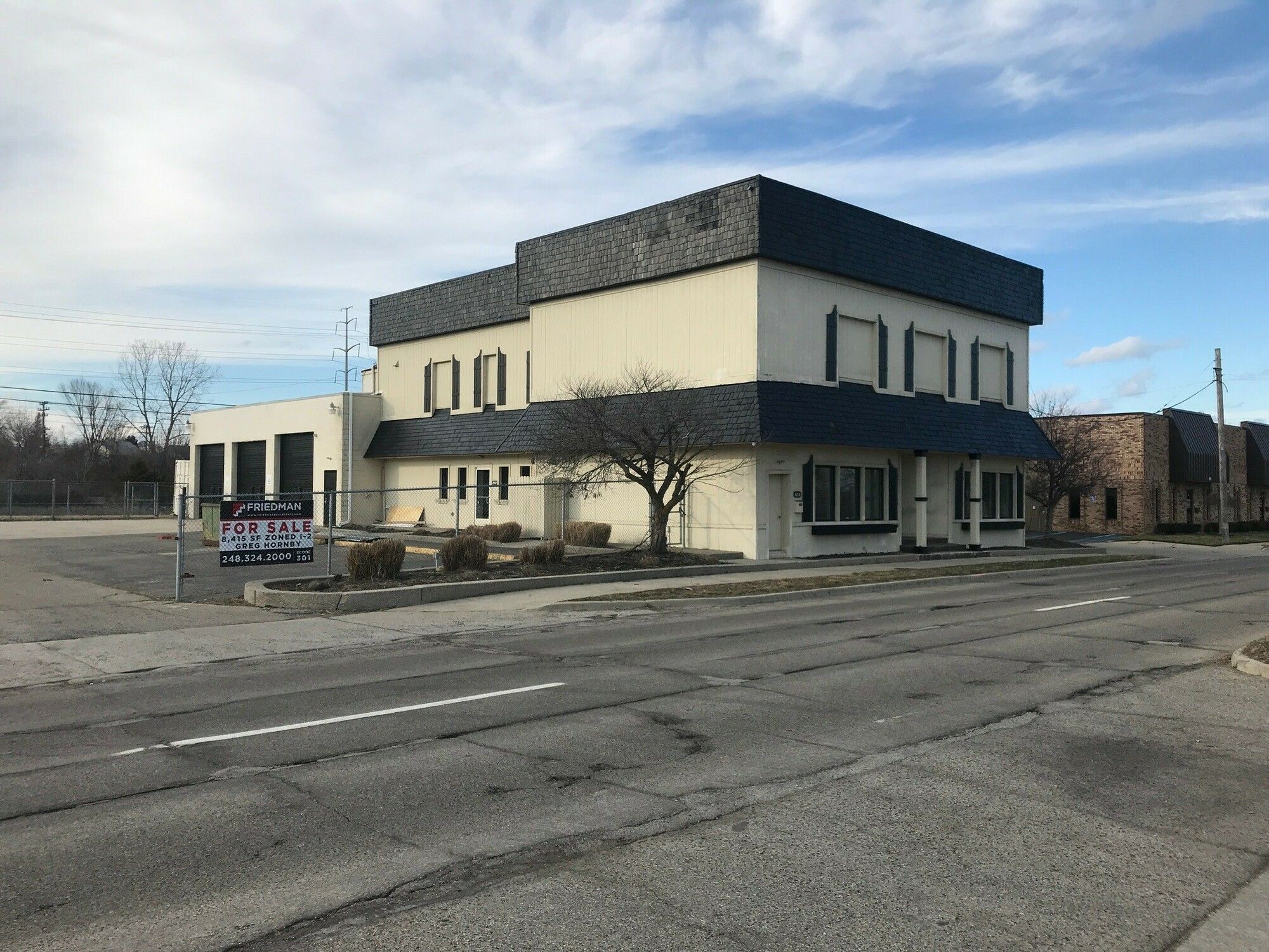 410 W Jefferson Ave, Trenton, MI 48183