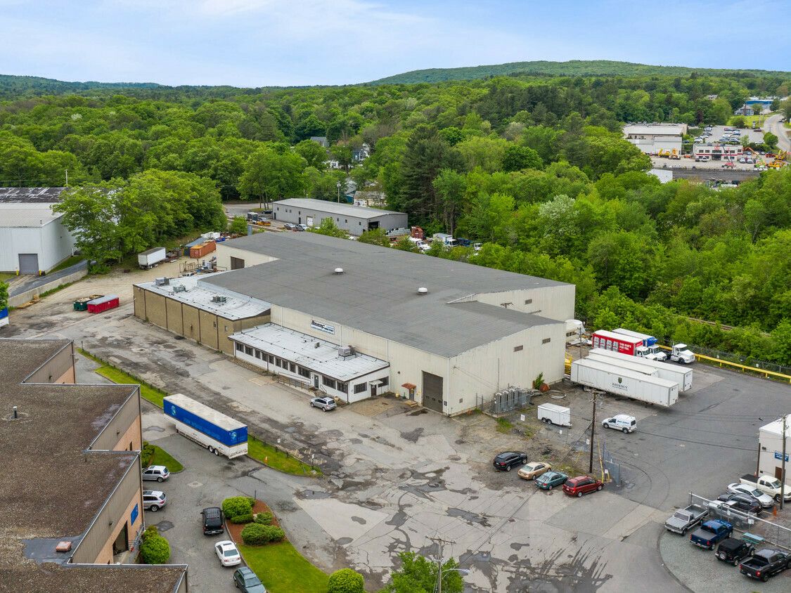 17 Saint Mark St, Auburn, MA 01501