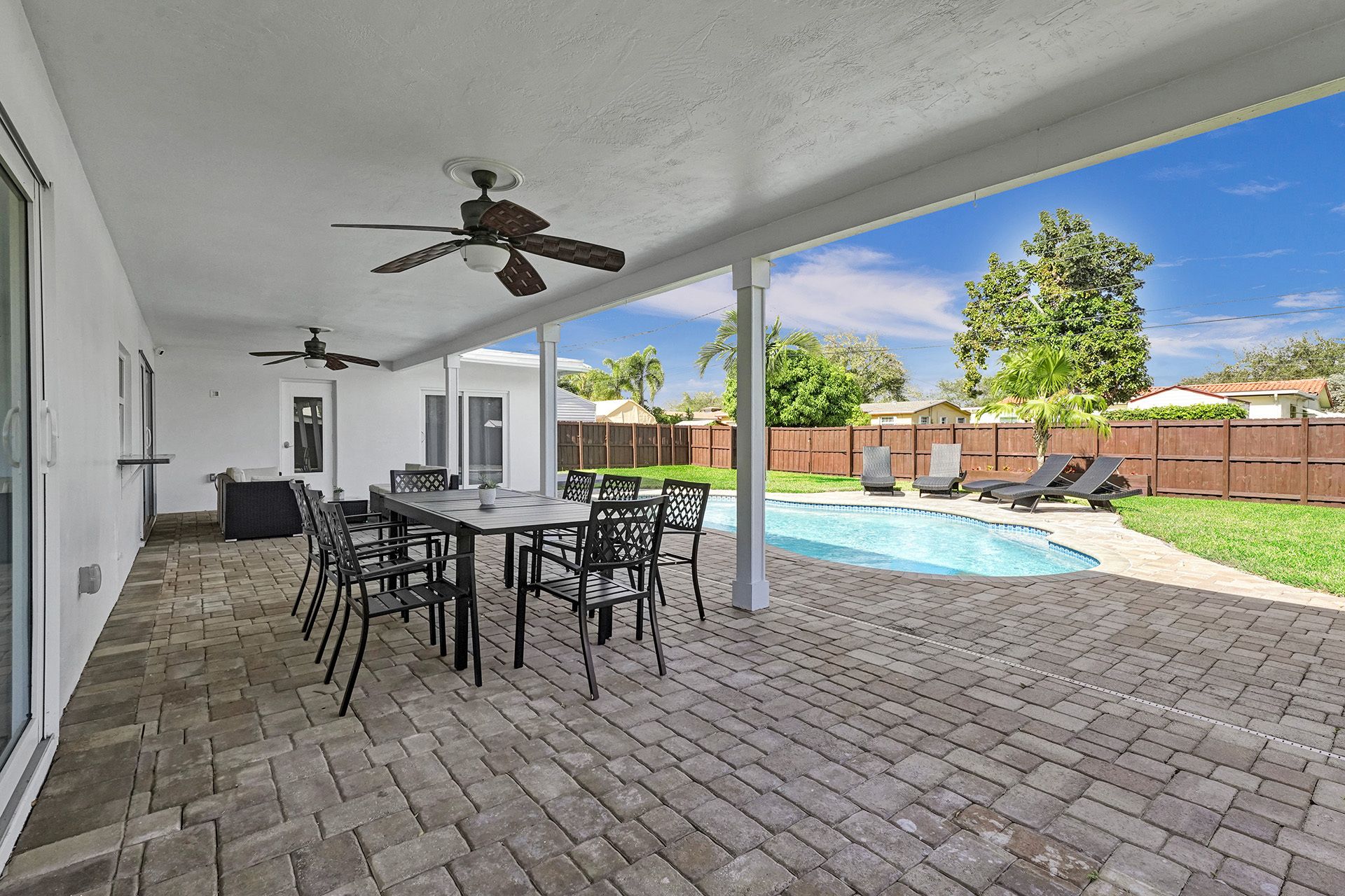 5321 LINCOLN ST HOLLYWOOD, FL 33021