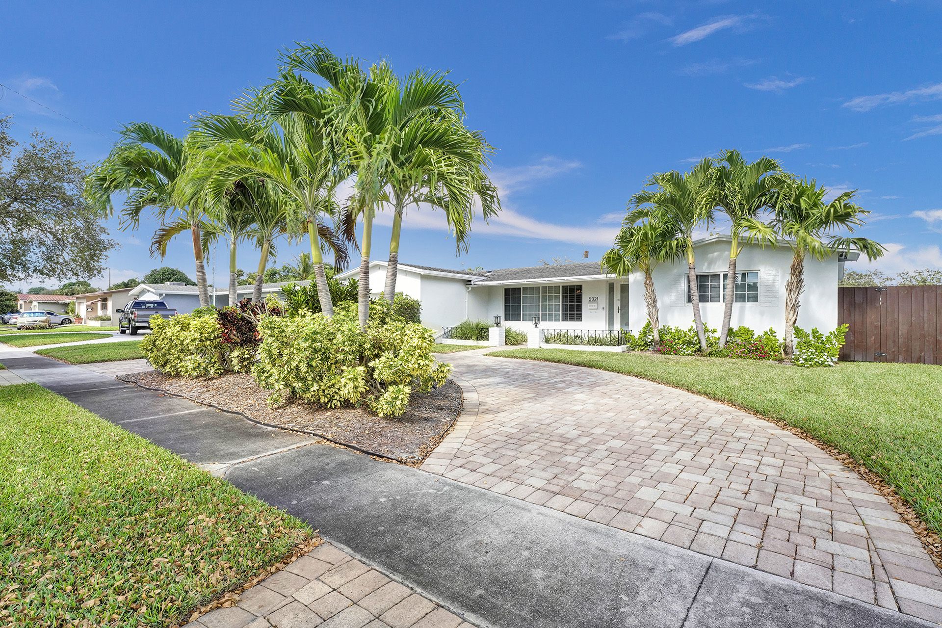 5321 LINCOLN ST HOLLYWOOD, FL 33021