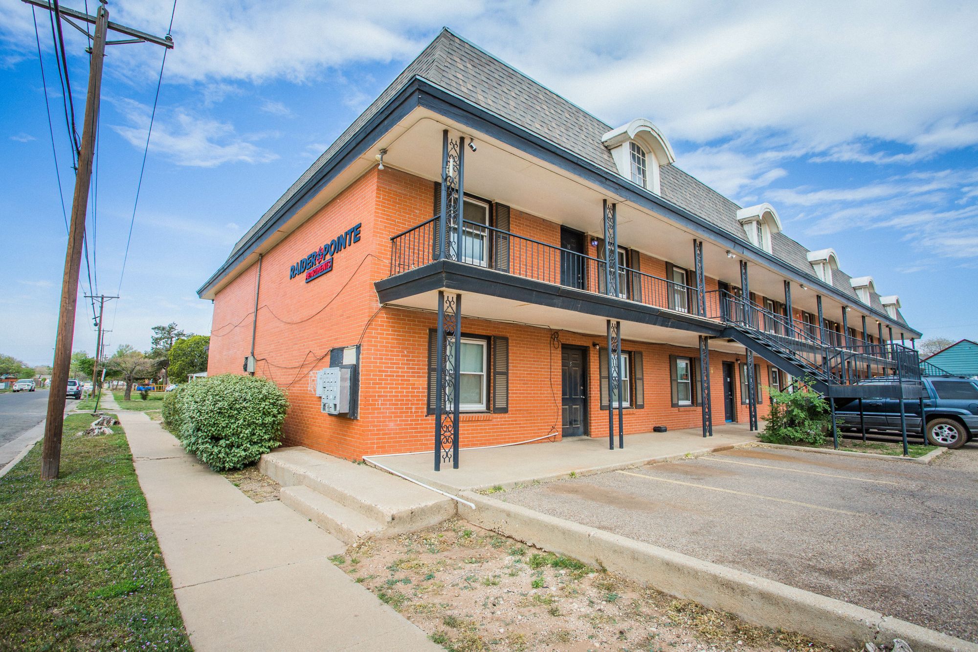 Raider Pointe Apartments