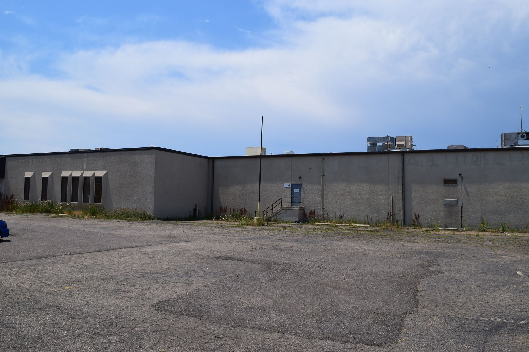 5200 Smith Rd, Denver, CO 80216