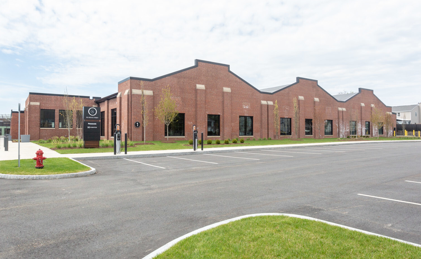 152 Grove St, Waltham, MA 02453