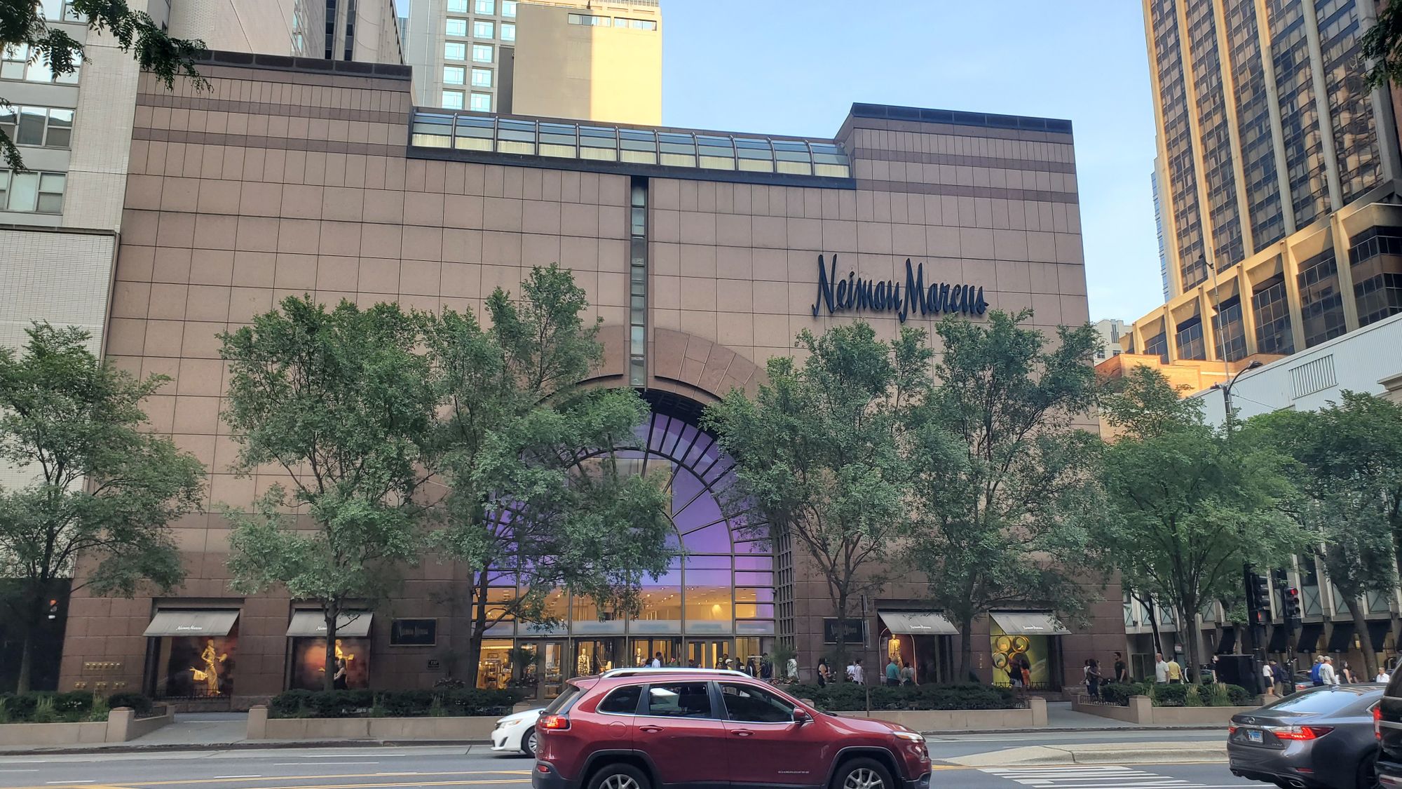 737 N Michigan Ave, Chicago, IL 60611