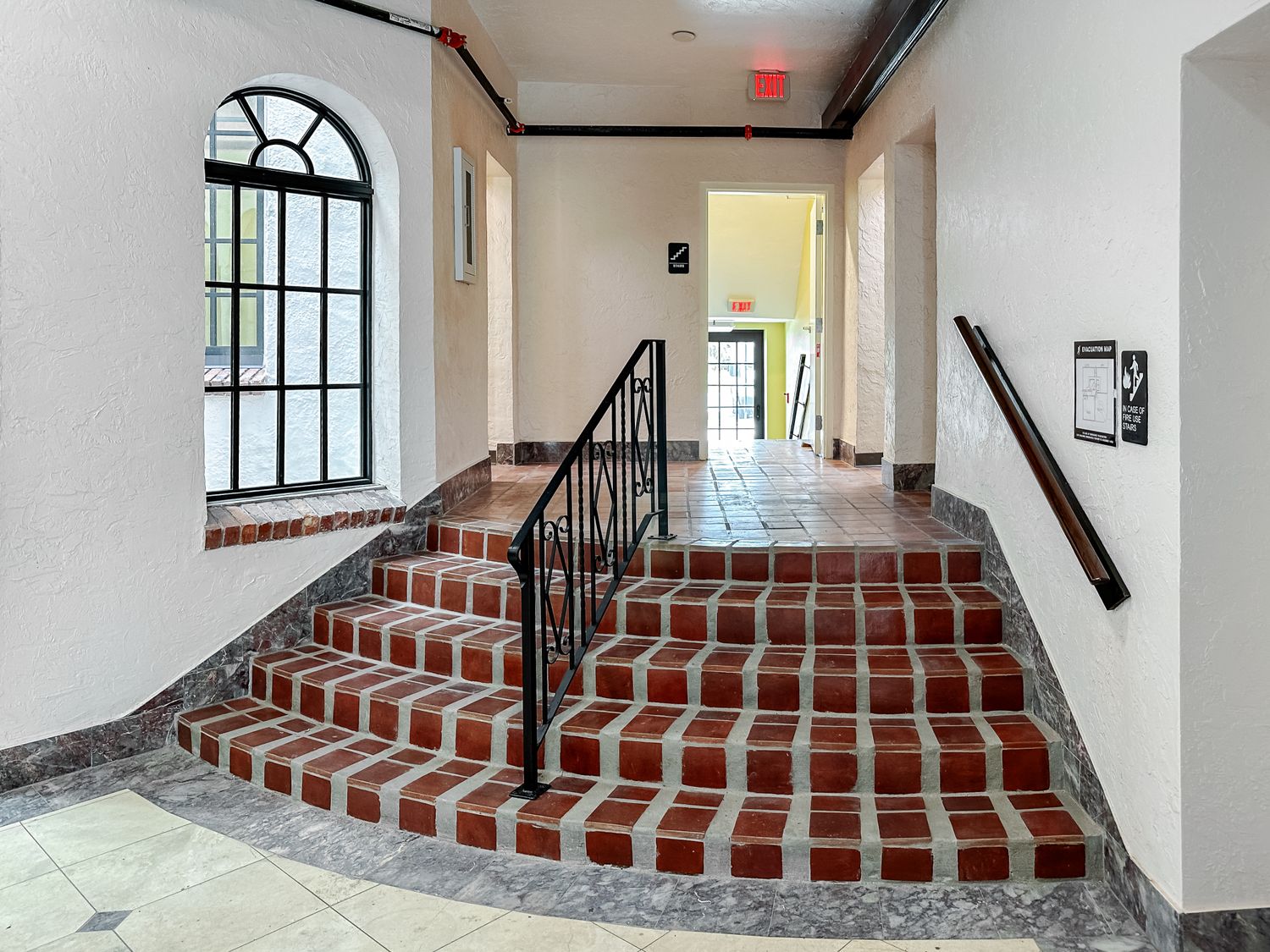 601 Quay Commons Sarasota FL 34236