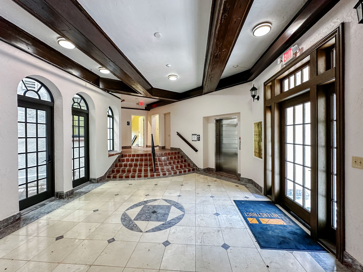 601 Quay Commons Sarasota FL 34236