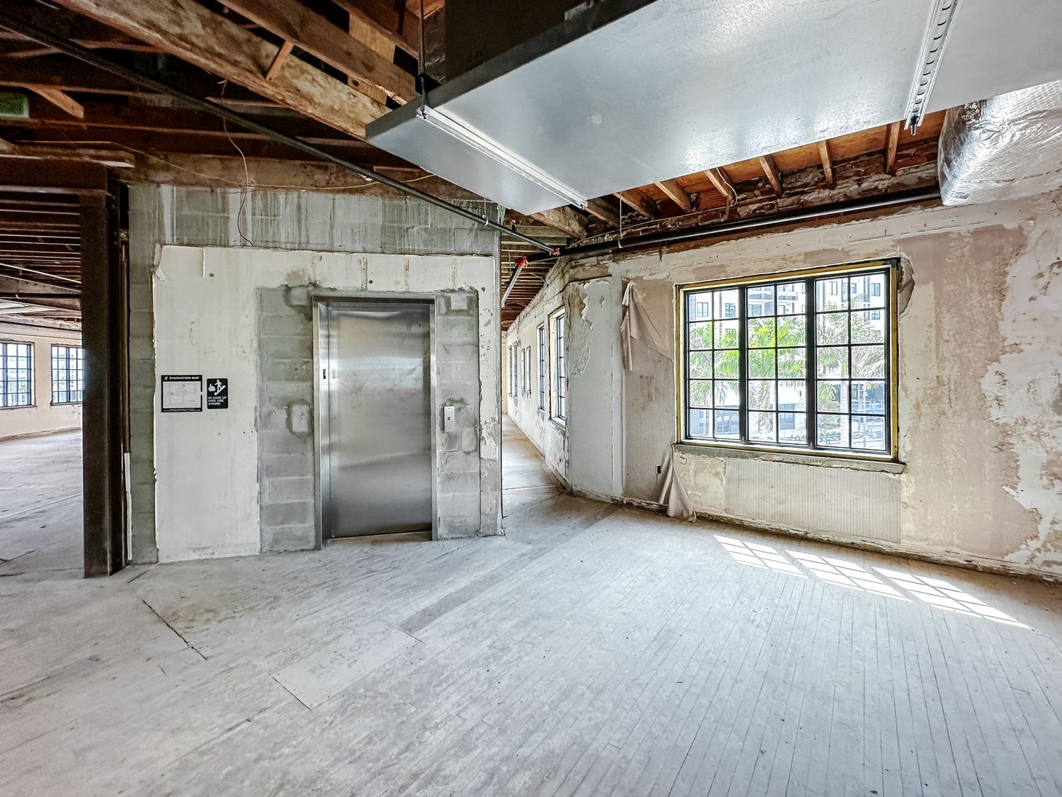 601 Quay Commons Sarasota FL 34236